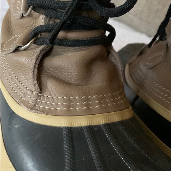 Gently Loved Sorel Brown and Black Snow Boots - Picture 9 of 9